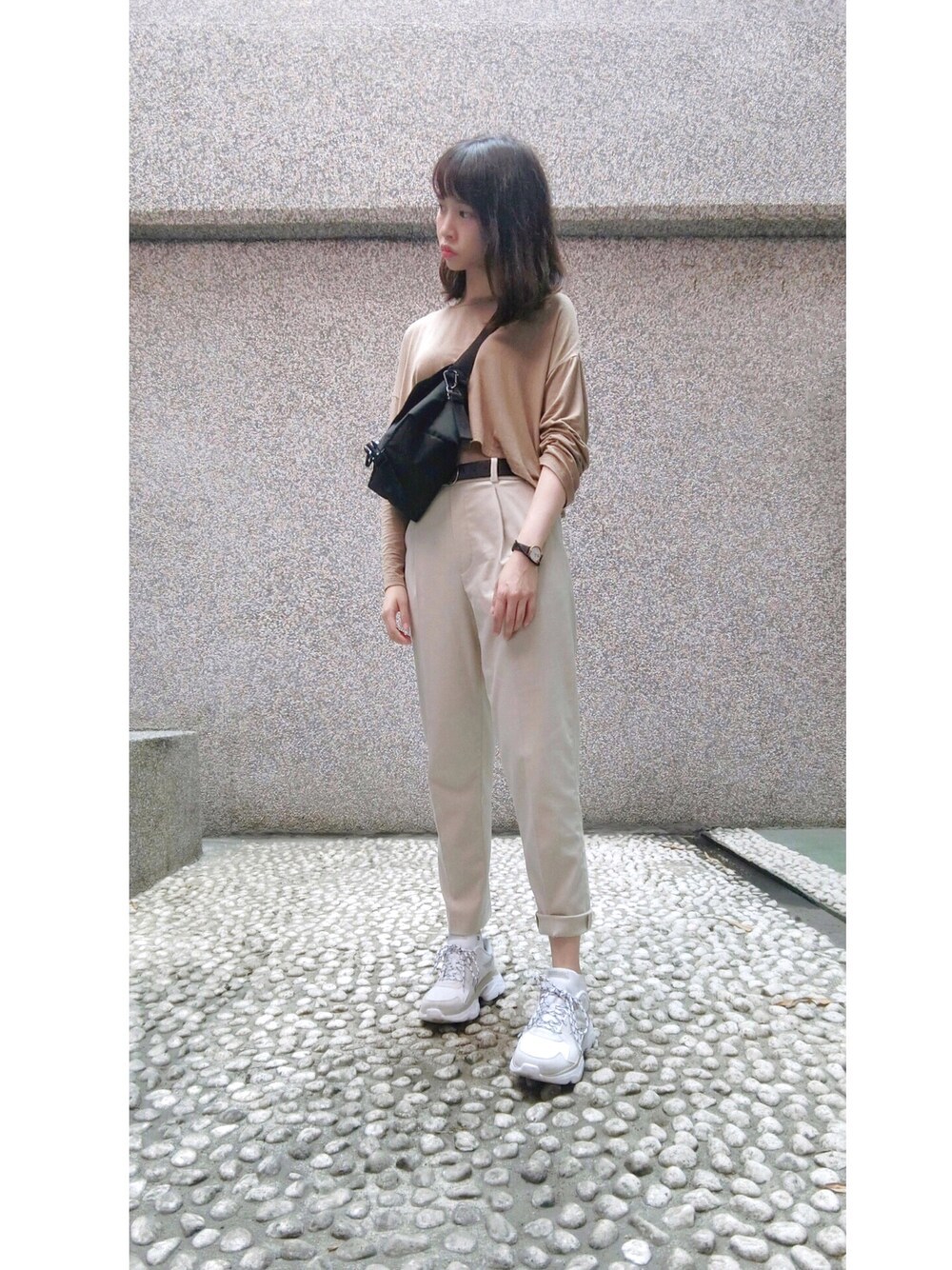 「奶茶穿搭、reebok、reebokroyalbridge3、UNIQLO、NET、milktea、agnesb、Nenet、nya」｜「NETのアイテム（Tシャツ/カットソー、ベージュ系）」を使った、ゆらさん（レディース・161cm）の春コーディネートの1枚目の写真