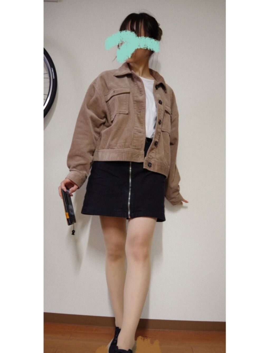 「コーデュロイ、プチプラ、INGNI、Honeys、秋コーデ」｜「INGNIの前ZIP台形スカート-2017SS-（スカート、ブラック系）」を使った、ゆうさん（レディース・158cm）の秋コーディネートの1枚目の写真