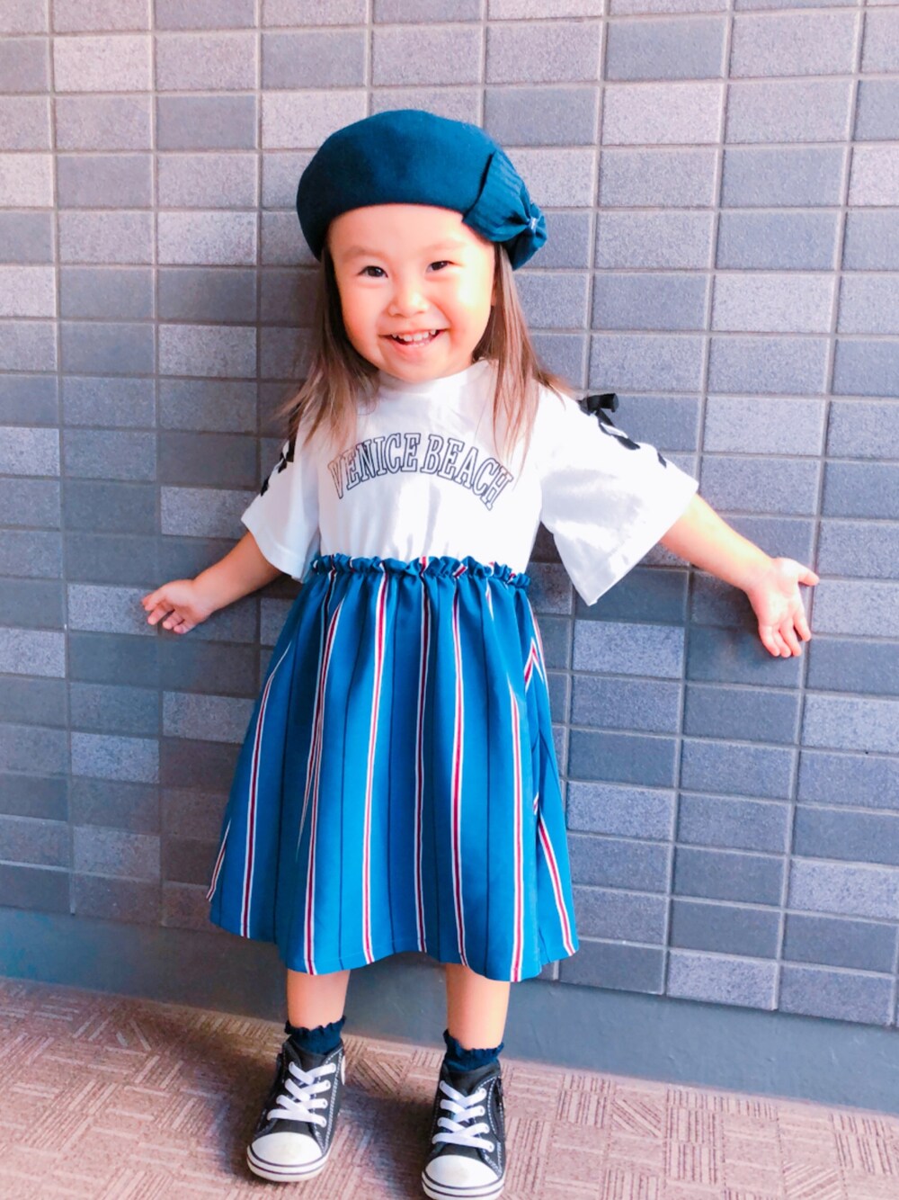 「夏セールで買いました、女学生風、女の子コーデ、kids、おしゃれになりたい、帽子コーデ、ベレー帽、夏コーデ、BREEZE、Tシャツワンピ」｜「Familiar のアイテム（ハンチング/ベレー帽、ブルー系）」を使った、kagumomさん（キッズ・90cm）の夏コーディネートの1枚目の写真