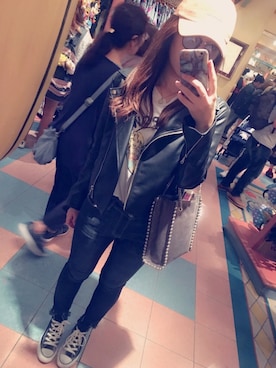 「グラフィックＴ」｜「アイテム（ライダースジャケット）」を使った、meeeeeさん（レディース・163cm）の秋コーディネート