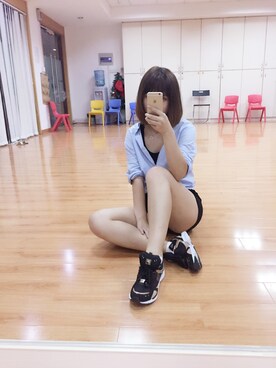 「Honeys（ハニーズ）のアイテム（シャツ/ブラウス、ブルー系）」を使った、yukimaさん（レディース・168cm）の春コーディネート