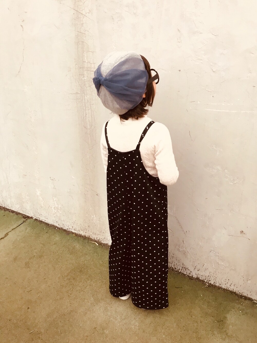 「petit mainのアイテム（Tシャツ/カットソー、ホワイト系）」を使った、nanakumamonさん（キッズ・110cm）の冬コーディネートの1枚目の写真