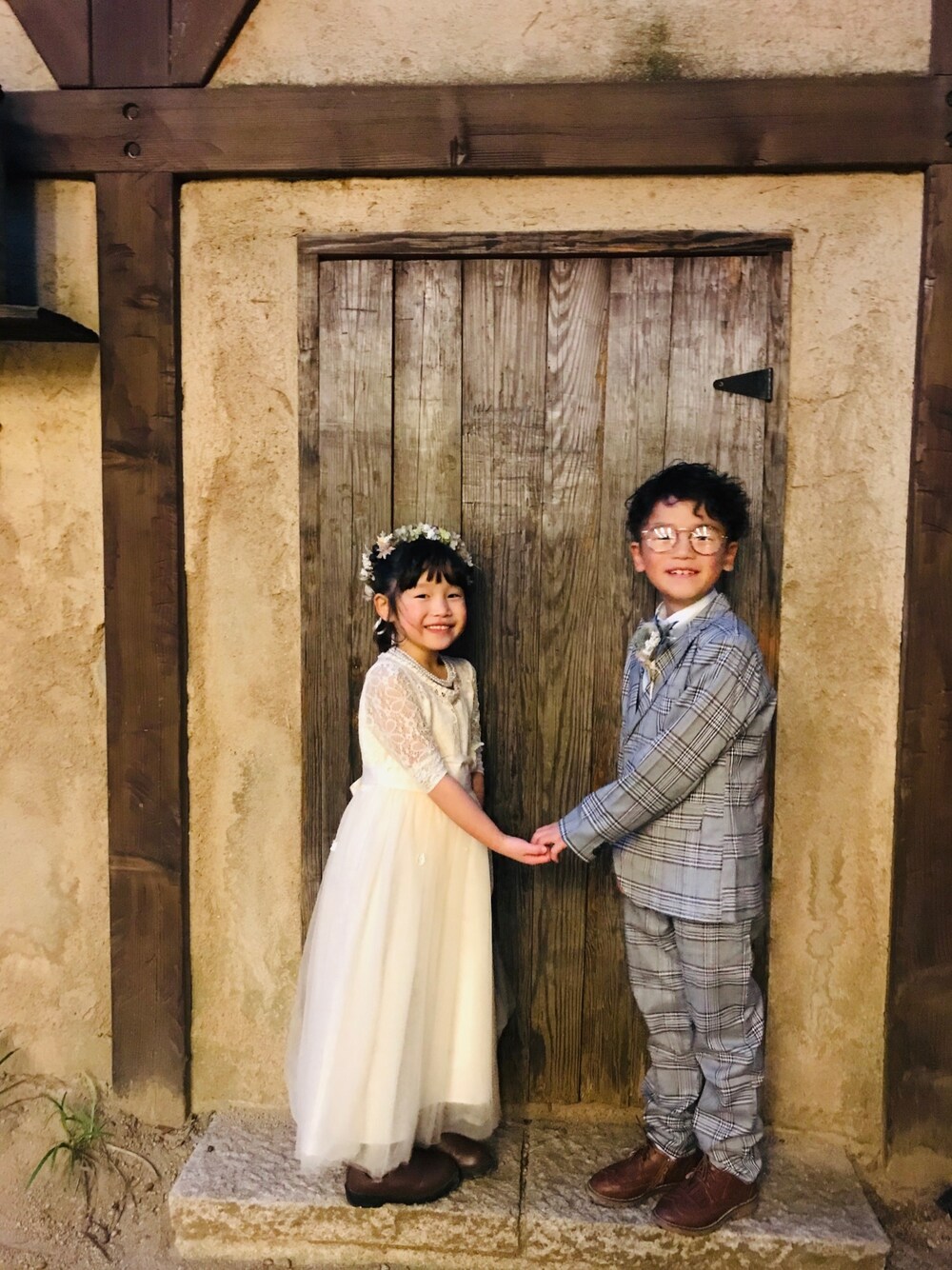 「韓国子供服のアイテム（フォーマルスーツ/小物、グレー系）」を使った、nanakumamonさん（キッズ・130cm）の秋コーディネートの1枚目の写真