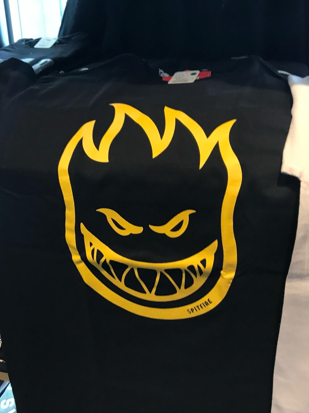 「スピットファイア    フーディのアイテム（Tシャツ/カットソー、ブラック系）」を使った、奥義鷲尾さん（メンズ・166cm）の夏コーディネートの1枚目の写真
