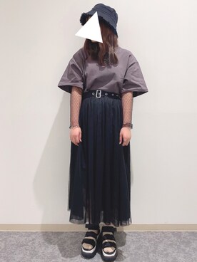 「バックロゴ」｜「アイテム（サンダル）」を使った、Erikaさん（レディース・157cm）の春コーディネート