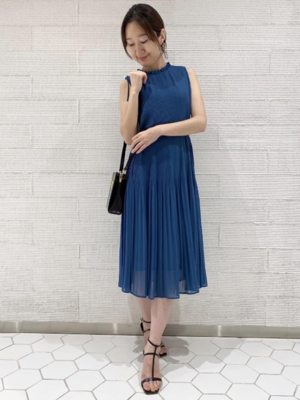 未使用 anatelier アナトリエ ワンピース ノースリーブ ブルー 未使用 anatelier アナトリエ ワンピース ノースリーブ ブルー