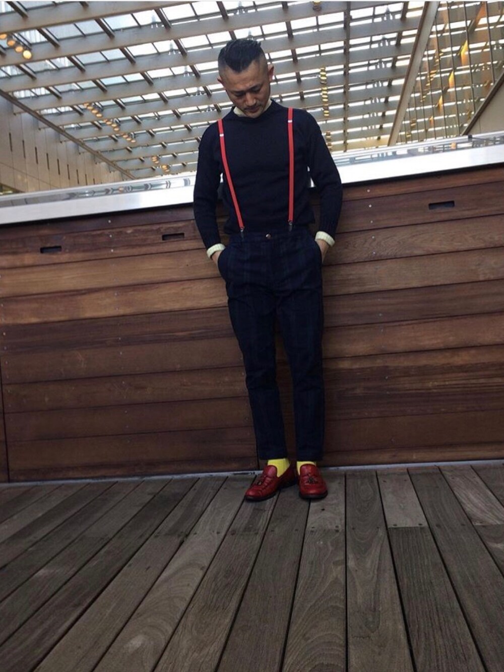 「オトナカジュアル、おしゃれさんと繋がりたい、春コーデ、シンプル、今日のコーデ、ootd、タックイン、シャムズ、ダンディズム、デカダンス」｜「GUCCI(old GUCCI)のアイテム（ローファー、レッド系）」を使った、shamsoftokyoさん（メンズ・173cm）の冬コーディネートの1枚目の写真