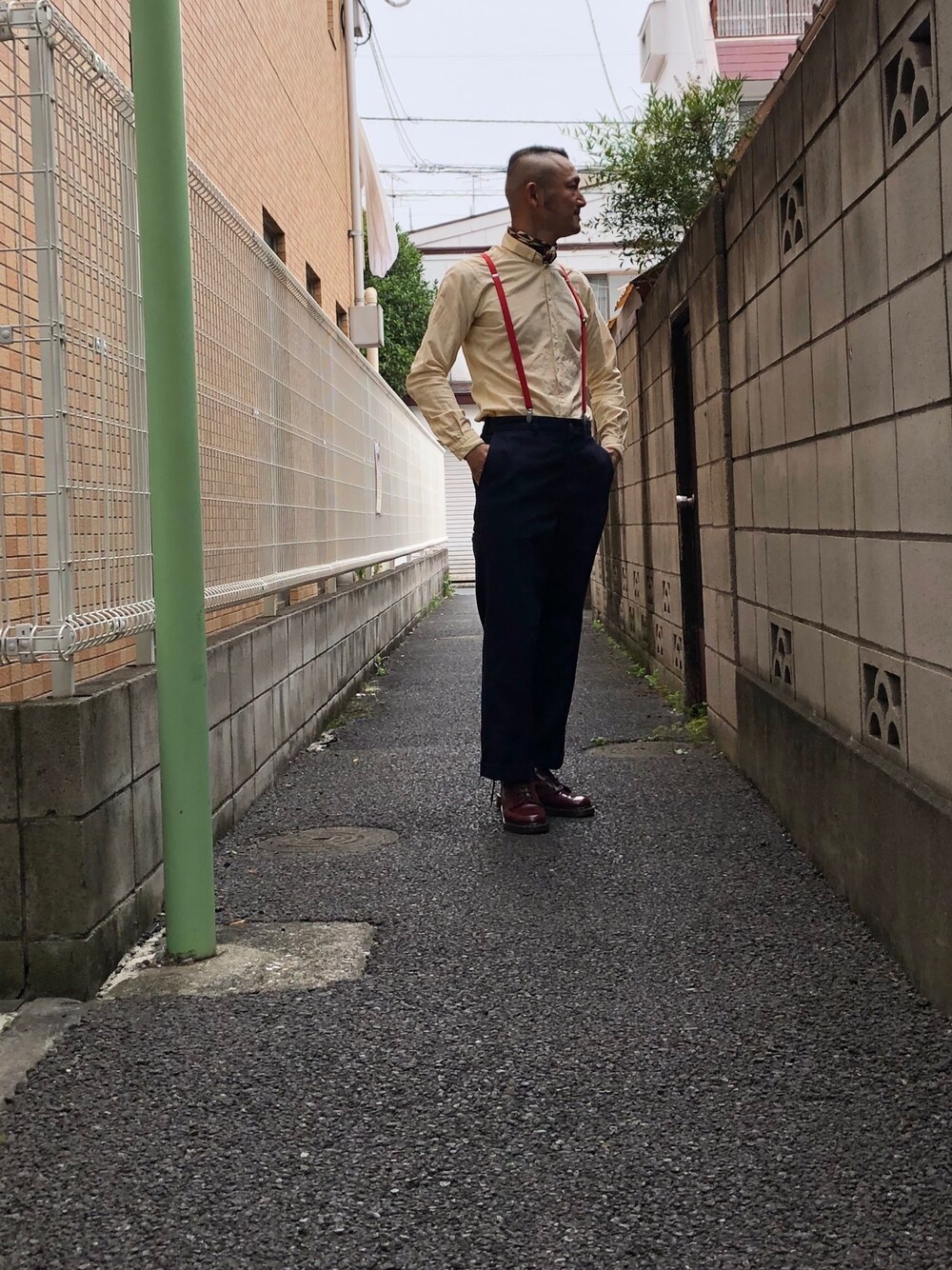 「シンプルコーデ、シャツスタイル、休日スタイル、ダンディズム、デカダンス、シャムズ、媚びないシャツ」｜「SHAMSのclip braces "PASSION RED"（シャツ/ブラウス、その他）」を使った、shamsoftokyoさん（メンズ・173cm）の夏コーディネートの1枚目の写真