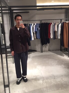 「UNITED TOKYO（ユナイテッドトウキョウ）のVネックロングスリーブシャツ（シャツ/ブラウス、レッド系）」を使った、kzk_utさん（メンズ・180cm）の夏コーディネート