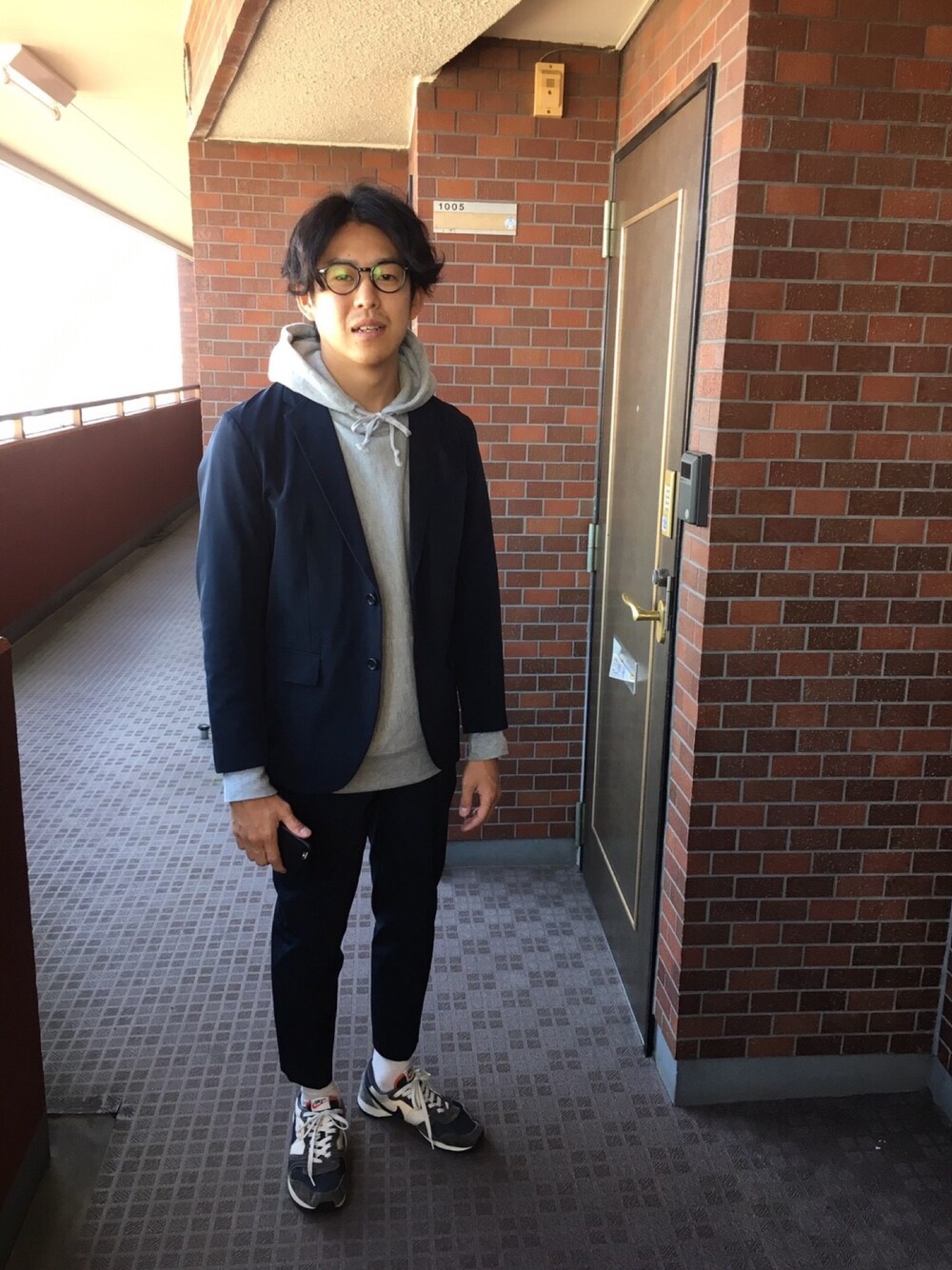 「Ayameのアイテム（メガネ、ブラック系）」を使った、きょーへーさん（メンズ・170cm）の冬コーディネートの1枚目の写真