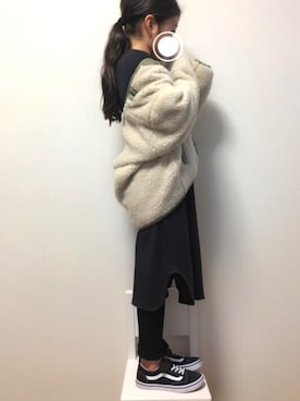 「スリット」｜「アイテム（ミリタリージャケット）」を使った、chichichiiiさん（キッズ・125cm）の冬コーディネート