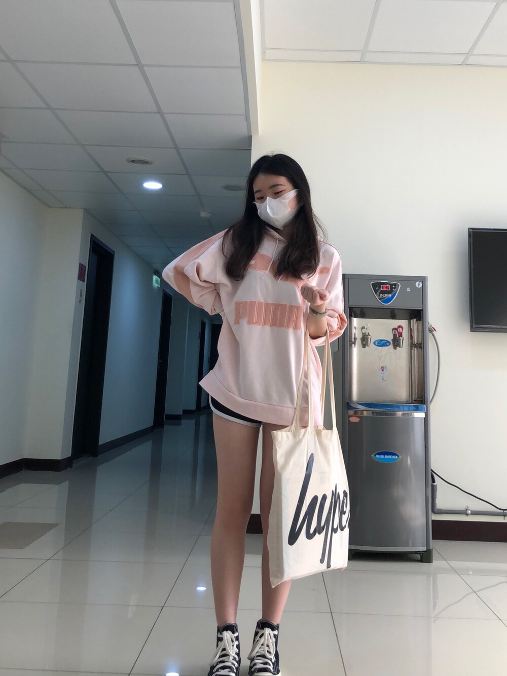 「PUMAのアイテム（スウェット、ピンク系）」を使った、👽👅🖕さん（レディース・150cm）の春コーディネートの1枚目の写真