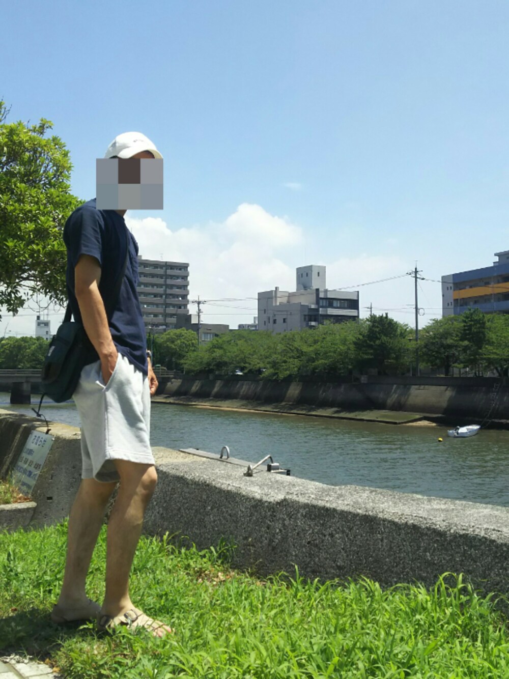 「グリーンレーベル リラクシング、スタルクアイズ、ヘインズ、チャムス、オーバーランド、パタゴニア、ハミルトン、機械式時計、ポケットＴシャツ、パジャマコーデ」｜「patagoniaのアイテム（サンダル、ブラウン系）」を使った、やんさかさん（メンズ・166cm）の夏コーディネートの1枚目の写真
