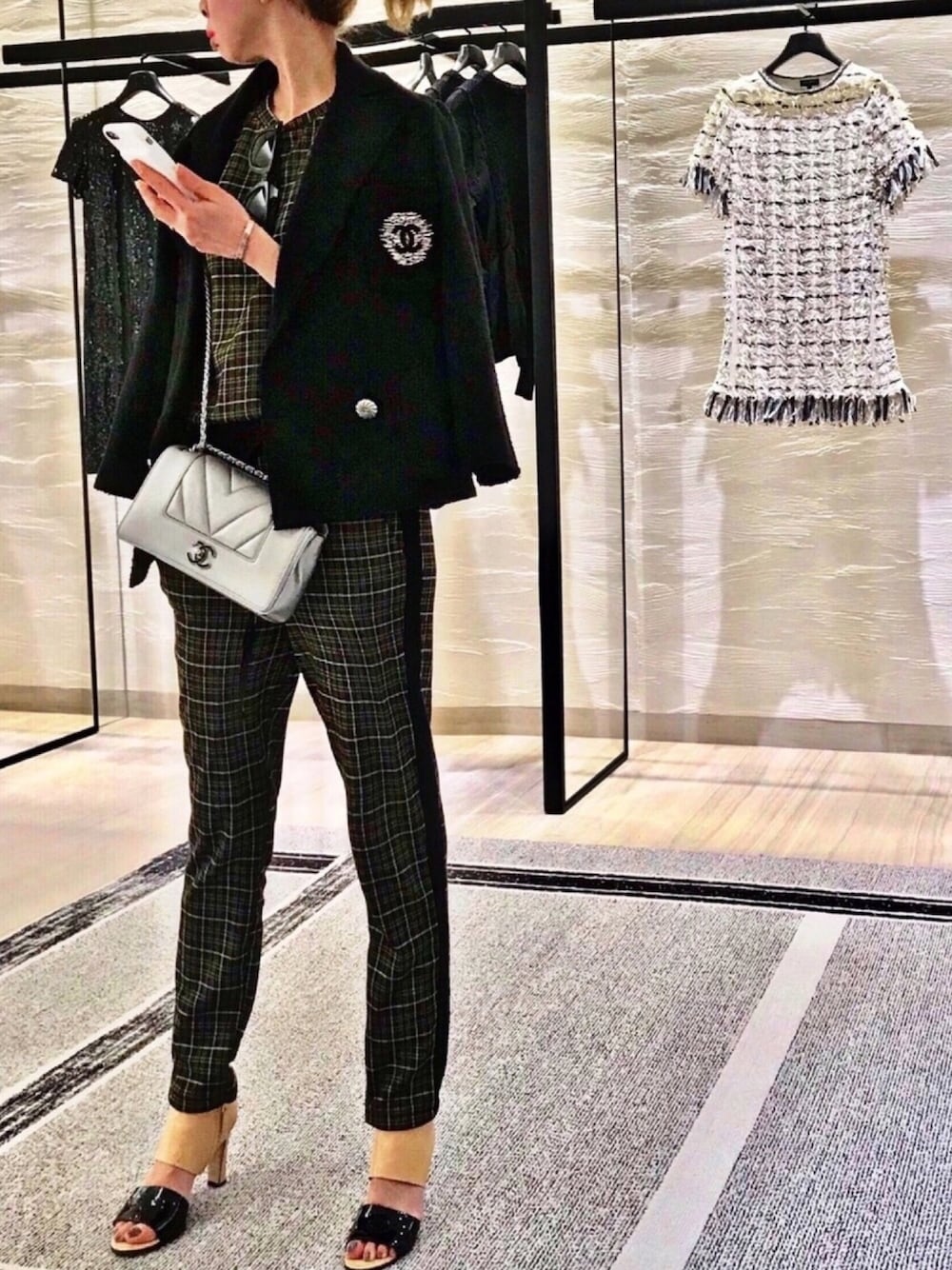 「シャネル、チェック、セットアップ、ザラ、ザラジョ、バイカラー、ミュール」｜「CHANELのアイテム（テーラードジャケット、ブラック系）」を使った、ココゲさん（レディース・150cm）の春コーディネートの1枚目の写真