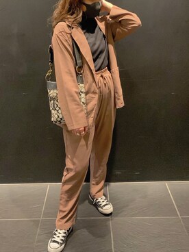 「COACH」｜「アイテム（ナイロンジャケット）」を使った、SAKIさん（レディース・153cm）の秋コーディネート