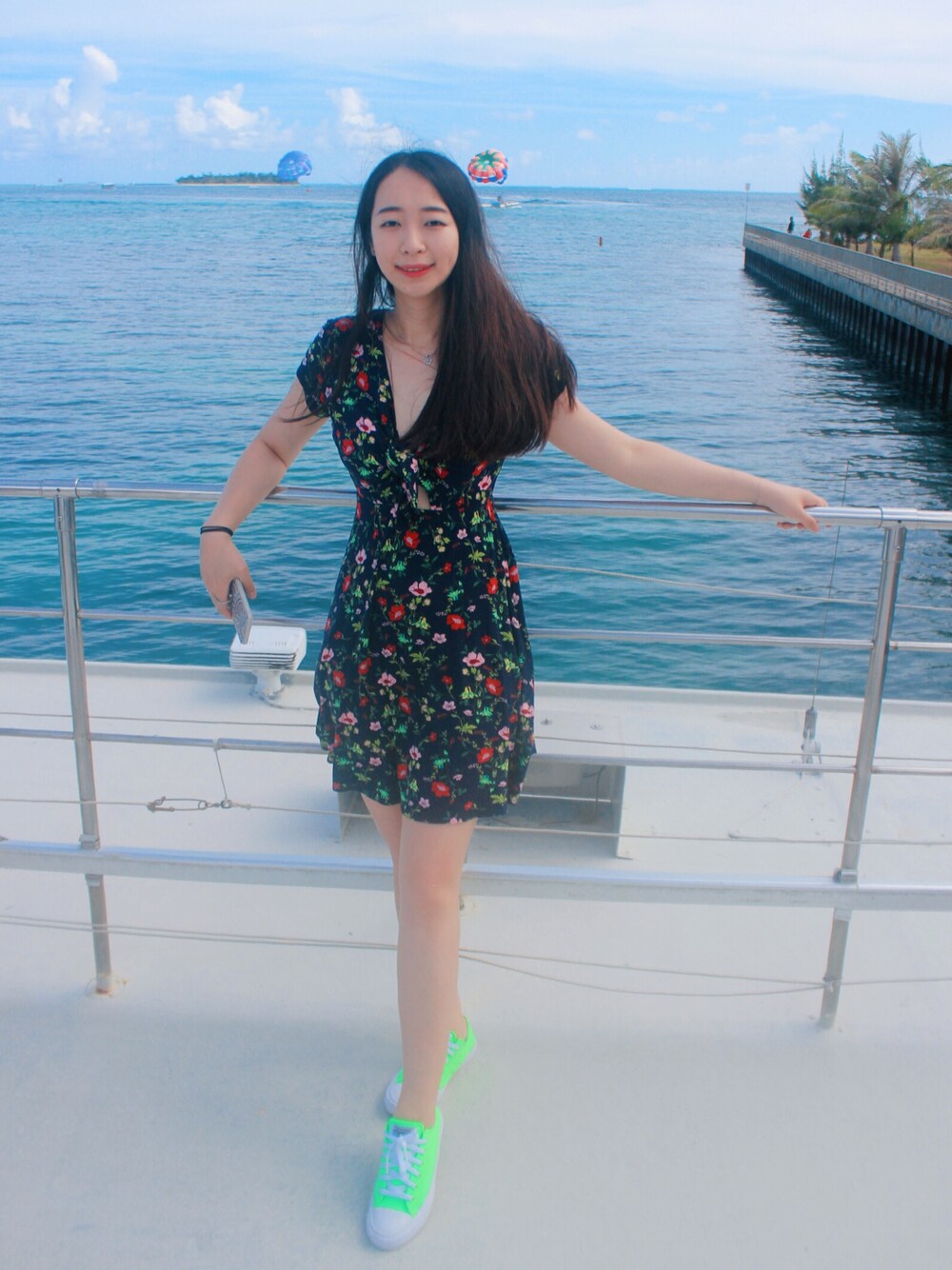 「TOPSHOPのアイテム（ワンピース、その他）」を使った、Yvette-Mengさん（レディース・168cm）の夏コーディネートの1枚目の写真