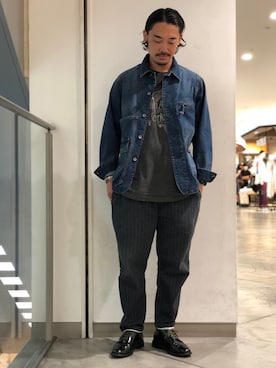 「ショット」｜「アイテム（デニムジャケット）」を使った、Yasunori Chijiwaさん（メンズ・175cm）の夏コーディネート
