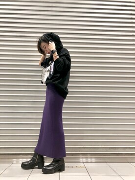 「パープル×黒」｜「アイテム（パーカー）」を使った、ayumi  hagiharaさん（レディース・161cm）の秋コーディネート