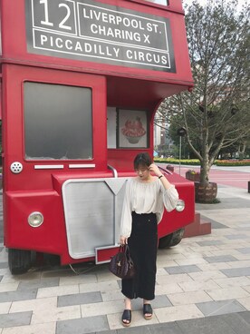 「アイテム（トートバッグ、レッド系）」を使った、lyeonさん（レディース・164cm）の春コーディネート