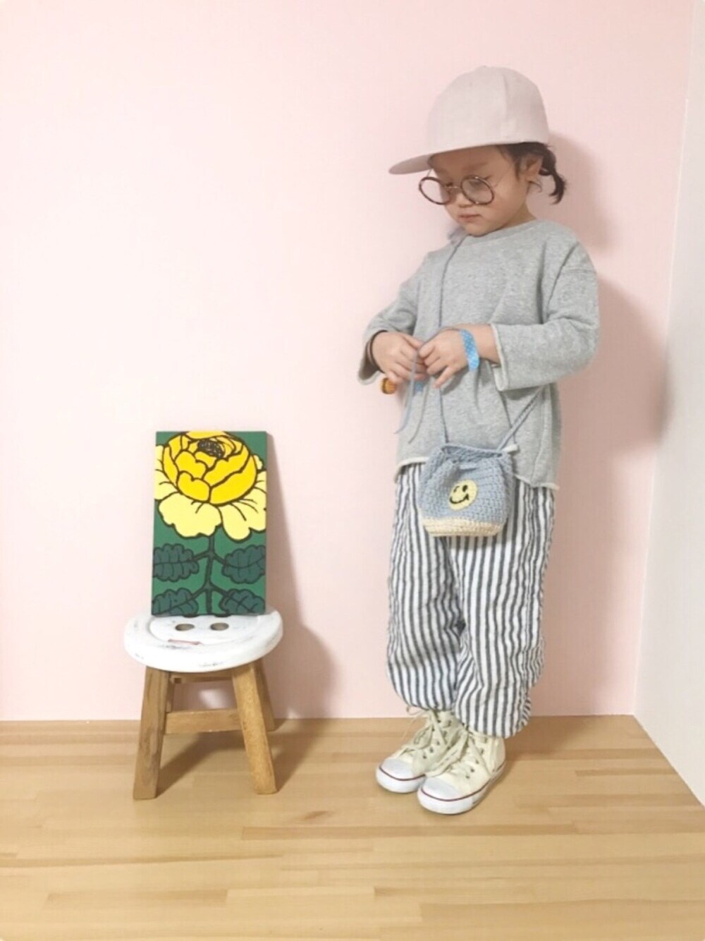 「monmimi、あおmade、あおmadeフェス告知、YOU ARE SO COOL!!告知、ストライプパンツ、スウェット、キャップ」｜「monmimiのアイテム（キャップ、ピンク系）」を使った、になこ＊さん（キッズ・100cm）の春コーディネートの1枚目の写真