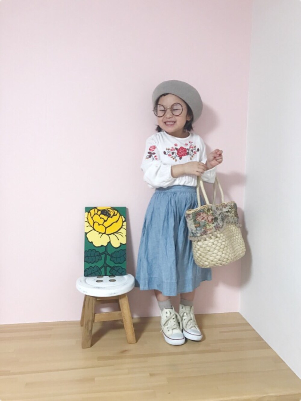 「無印良品、リネン、刺繍、刺繍ブラウス、converse」｜「ZARA KIDSのアイテム（シャツ/ブラウス、ホワイト系）」を使った、になこ＊さん（キッズ・100cm）の春コーディネートの1枚目の写真