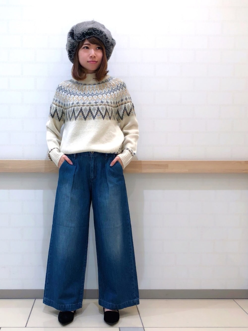 「カジュアルコーデ、アメリカンホリック、AMERICANHOLIC、AMERICAN HOLIC、ワイドパンツ、デニム、冬、柄ニット、オトナカジュアル、ジャガード」｜「AMERICAN HOLICのトラッパー帽（キャップ、ブラック系）」を使った、︎︎︎︎mai‪︎‬🌷*ﾟさん（レディース・154cm）の秋コーディネートの1枚目の写真