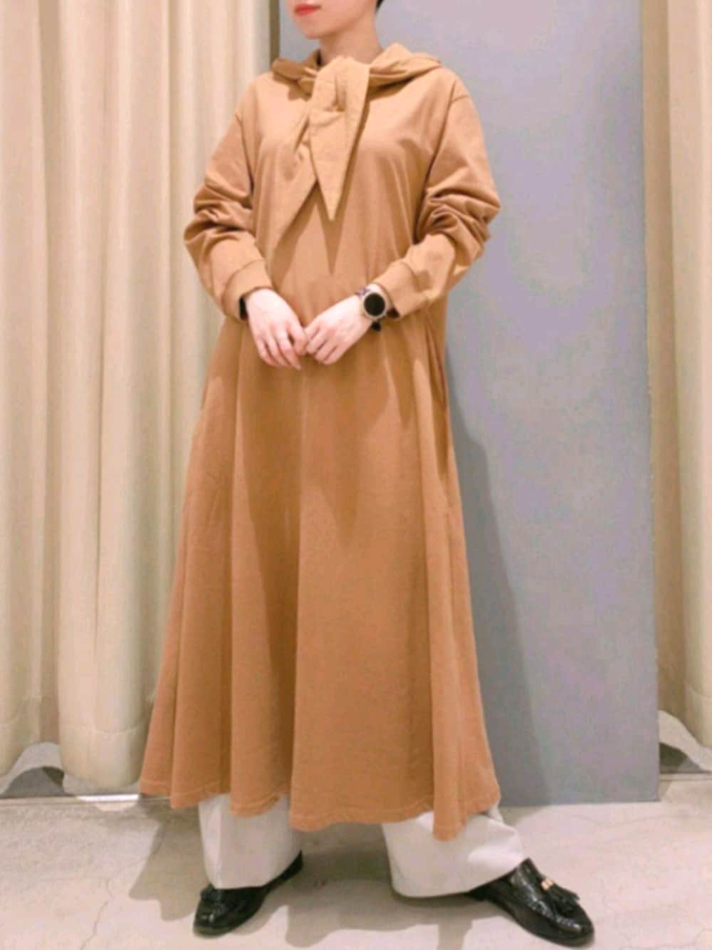 「アメホリ、アメリカンホリック、AMERICAN HOLIC、ワンピース、レイヤードスタイル、低身長、プチプラ、おしゃれさんと繋がりたい、ootd、シンプル」｜「AMERICAN HOLICのセーラー衿カットワンピース（ワンピース/ドレス、ブラウン系）」を使った、︎︎︎︎mai‪︎‬🌷*ﾟさん（レディース・154cm）の春コーディネートの1枚目の写真