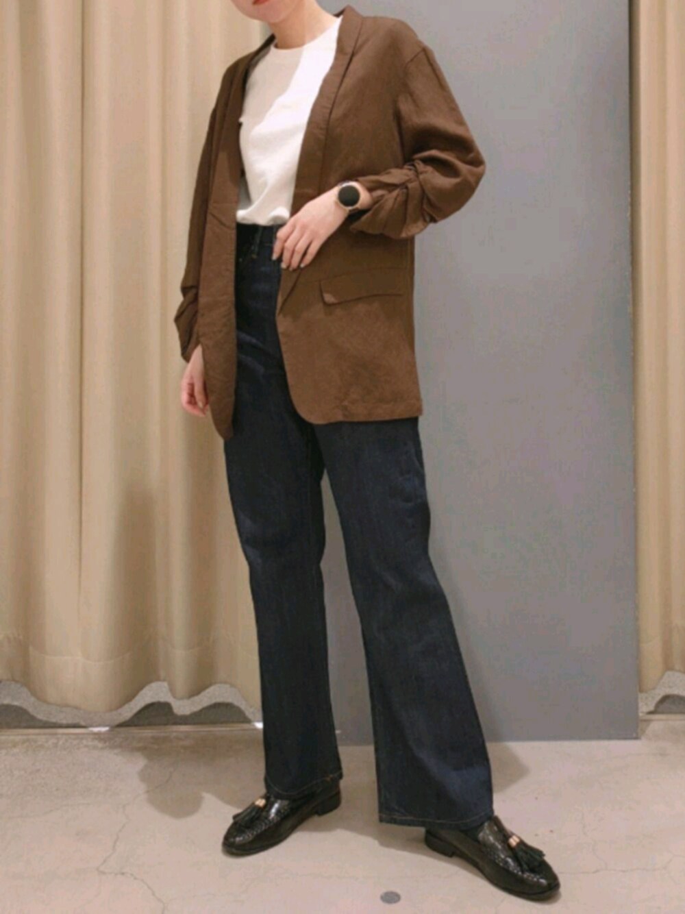 「アメホリ、アメリカンホリック、AMERICAN HOLIC、デニム、ジャケット、低身長、おしゃれさんと繋がりたい、大人カジュアル、シンプル、Tシャツ」｜「AMERICAN HOLICの★クルーネックカット半袖プルオーバー（トップス、ホワイト系）」を使った、︎︎︎︎mai‪︎‬🌷*ﾟさん（レディース・154cm）の春コーディネートの1枚目の写真