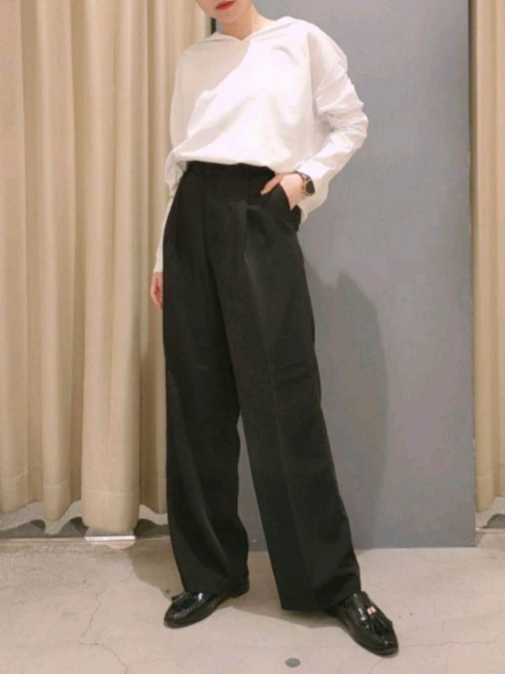 「アメリカンホリック、AMERICAN HOLIC、ワイドパンツ、セーラーカラー、シンプル、おしゃれさんと繋がりたい、低身長、プチプラ、モノトーンコーデ、ootd」｜「AMERICAN HOLICのセーラーカラーカットプルオーバー（Tシャツ/カットソー、ホワイト系）」を使った、︎︎︎︎mai‪︎‬🌷*ﾟさん（レディース・154cm）の春コーディネートの1枚目の写真