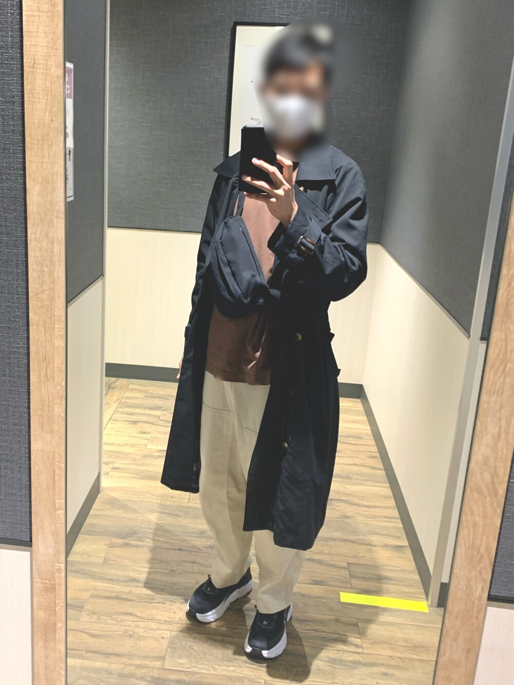 「今日のコーデ、秋服、ワイドパンツ、シンプル、秋のコーデ、UNIQLO、CASPER JOHN、HOKAONEONE」｜「CASPER JOHNのLoose Trench Coat/ルーズトレンチコート（トレンチコート、ブラック系）」を使った、ゆっくんさん（メンズ・180cm）の秋コーディネートの1枚目の写真