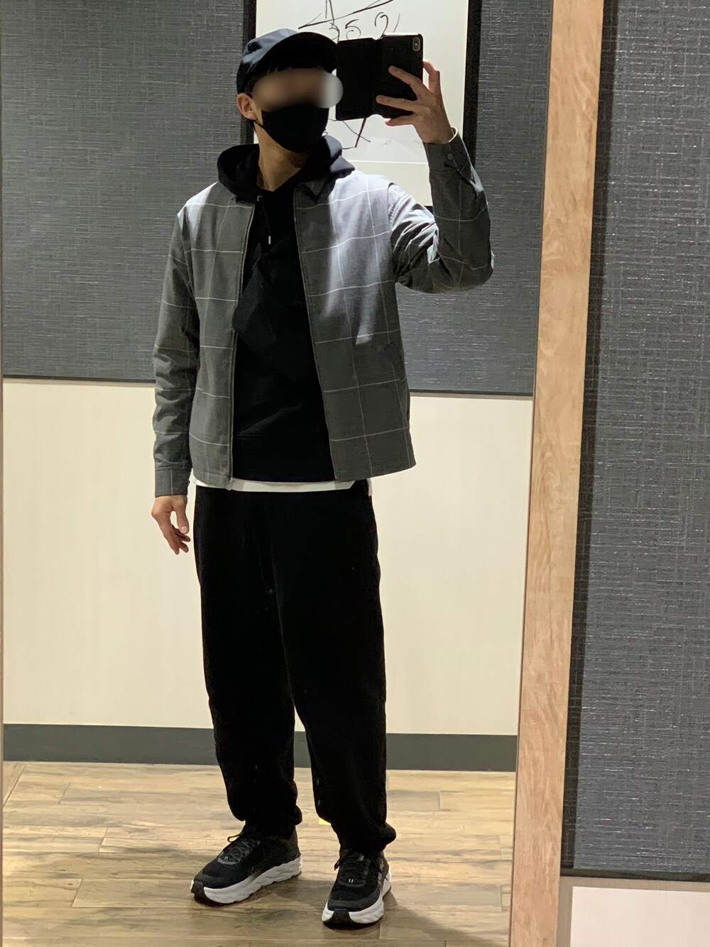 「これが私をアゲる服、シンプル、ラフコーデ、ブラック、スニーカー、モノトーン、UNIQLO、UNIQLO U、レイジブルー、HOKAONEONE」｜「GUのGU  ローキャップ（キャップ、ブラック系）」を使った、ゆっくんさん（メンズ・180cm）の春コーディネートの1枚目の写真