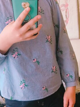 「GU（ジーユー）のアイテム（シャツ/ブラウス、ブルー系）」を使った、yufu💐さん（レディース）の春コーディネート