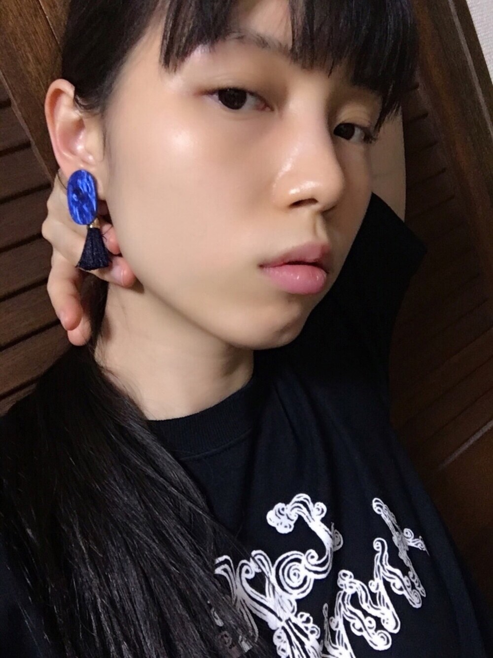 「Bab Bou Jeloudの【Bab】≪再入荷≫プレーンタッセルイヤリング（イヤリング、ブルー系）」を使った、Myuさん（レディース・159cm）の夏コーディネートの1枚目の写真