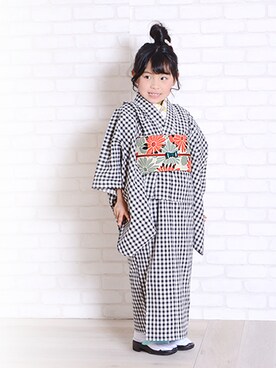 「アイテム（水着/着物・浴衣、ブラック系）」を使った、KIMONOMACHIさん（キッズ・130cm）の冬コーディネート