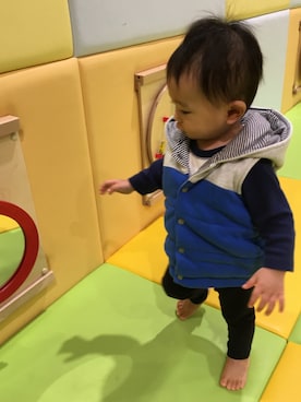 「PETIT BATEAU（プチバトー）のアイテム（ダウンベスト）」を使った、KOppiiiiiさん（キッズ・80cm）の秋コーディネート