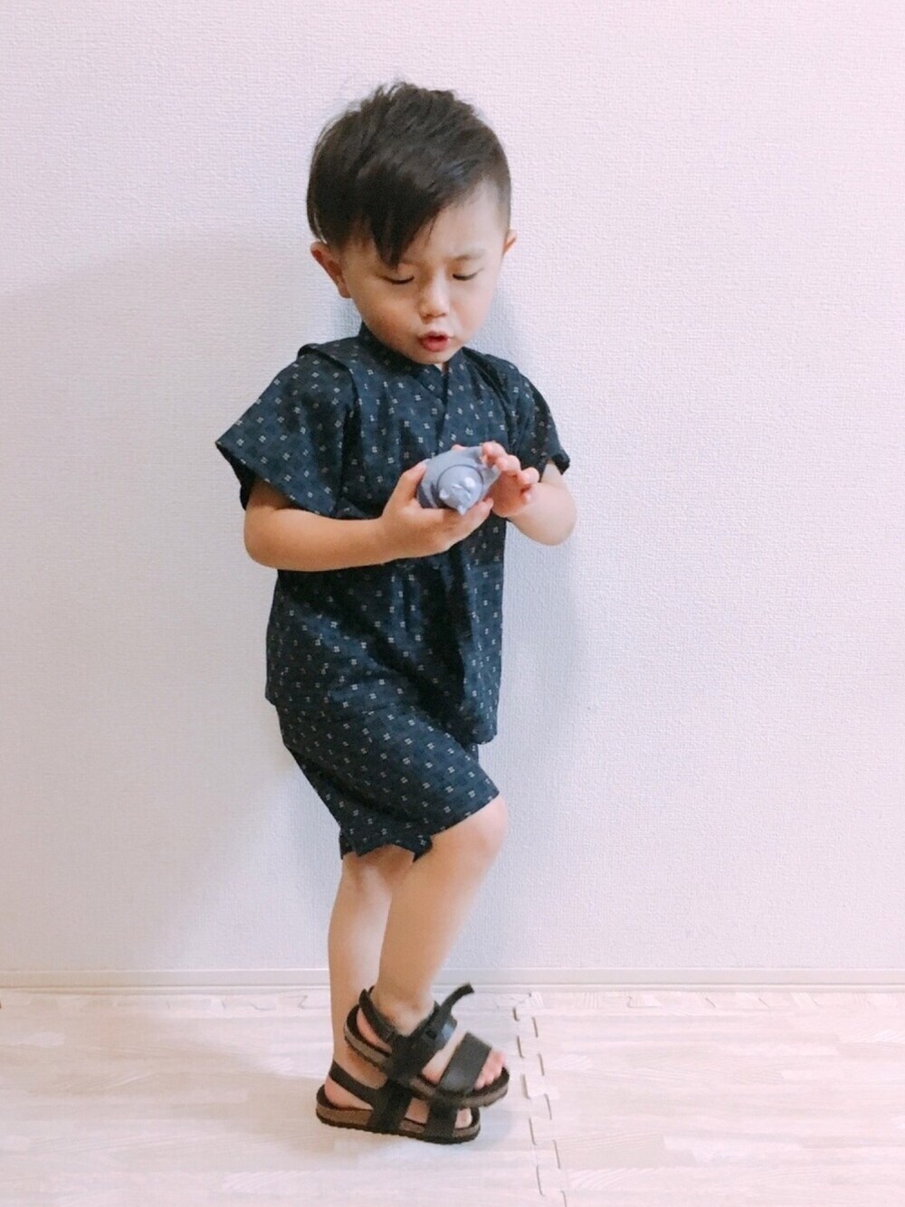 「kids、男の子コーデ、甚平、お祭り、浴衣、キッズファッション、2歳、夏コーデ、ナツ」｜「西松屋のアイテム（浴衣、ブルー系）」を使った、KOppiiiiiさん（キッズ・90cm）の夏コーディネートの1枚目の写真