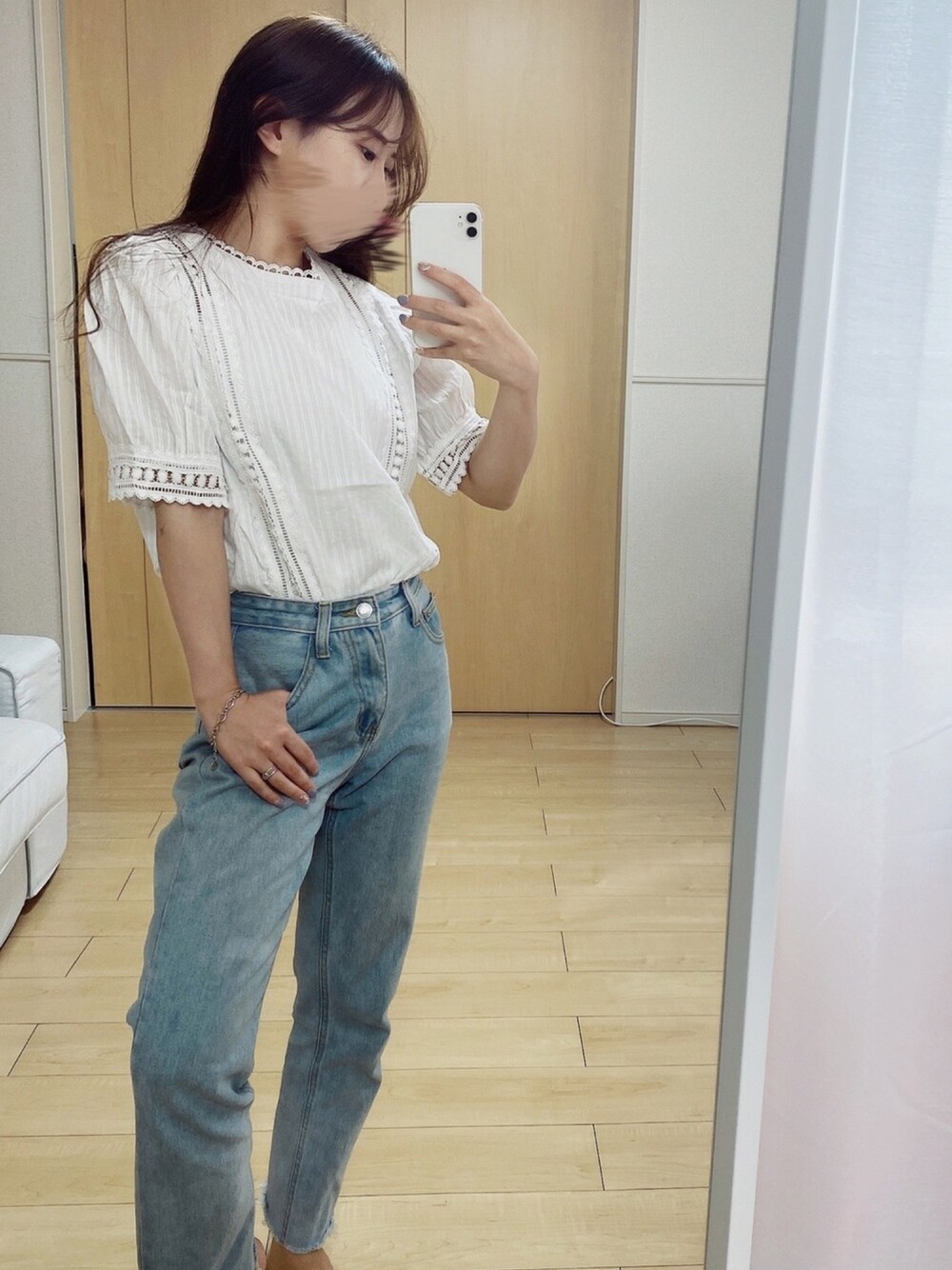 「summer、おちびさん、おチビコーデ、オトナカジュアル、韓国ファッション、韓国コーデ、シンプル、ブラウス×デニム、ラクチンコーデ」｜「SLOW MOODのアイテム（シャツ/ブラウス、ホワイト系）」を使った、SLOW MOODさん（レディース・150cm）の夏コーディネートの1枚目の写真