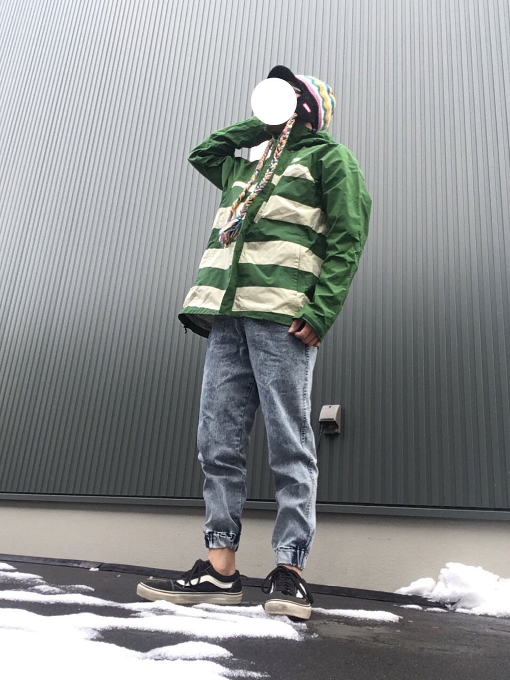「冬コーデ、おしゃれさんと繋がりたい、いいね、save、フォローお願いします🤑、カジュアルコーデ、マウンテンブランド  チャムス  ヘリーハンセン  バンズ」｜「VANSのアイテム（スニーカー、ブラック系）」を使った、DAIKIさん（メンズ・168cm）の冬コーディネートの1枚目の写真