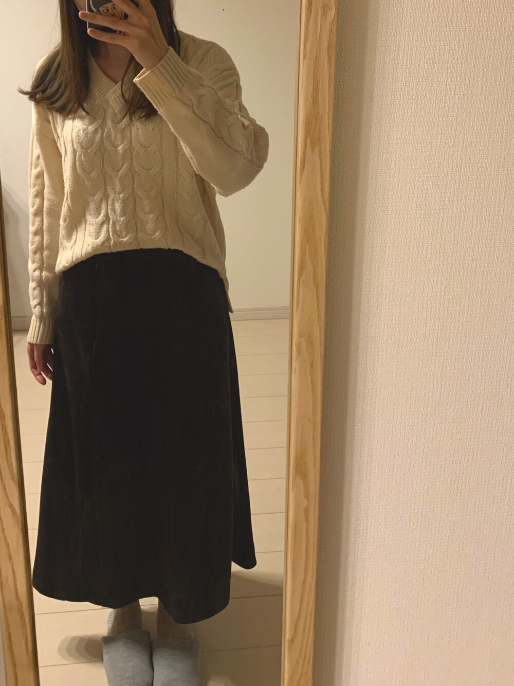 「秋冬コーデ、休日スタイル、カジュアルコーデ、大人コーデ、ニットコーデ、ロングスカート、ブラウン」｜「JEANASISのアイテム（スカート、ブラウン系）」を使った、Miisさん（レディース・159cm）の秋コーディネートの1枚目の写真