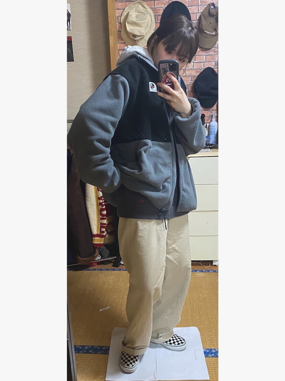 「カーハート、古着、今日コーデ、学校」｜「Carharttのアイテム（ジャケット/アウター、グレー系）」を使った、yukiさん（レディース・163cm）の春コーディネートの1枚目の写真