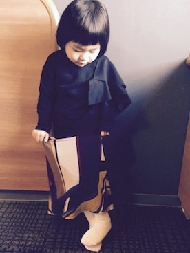 「アイテム（スカート）」を使った、antiquaさん（キッズ・95cm）の冬コーディネート