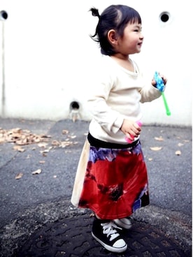 「アイテム（スカート）」を使った、antiquaさん（キッズ・90cm）の冬コーディネート