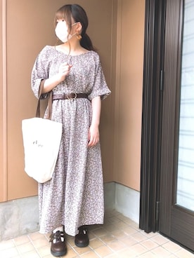 「chocomee（チョコミー）のアイテム（トートバッグ）」を使った、あずきさん（レディース・153cm）の春コーディネート