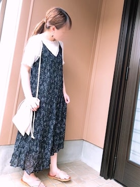 「メロートップス」｜「アイテム（サンダル）」を使った、あずきさん（レディース・153cm）の夏コーディネート