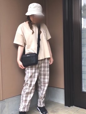 「chocomee（チョコミー）のアイテム（Tシャツ/カットソー）」を使った、あずきさん（レディース・153cm）の秋コーディネート