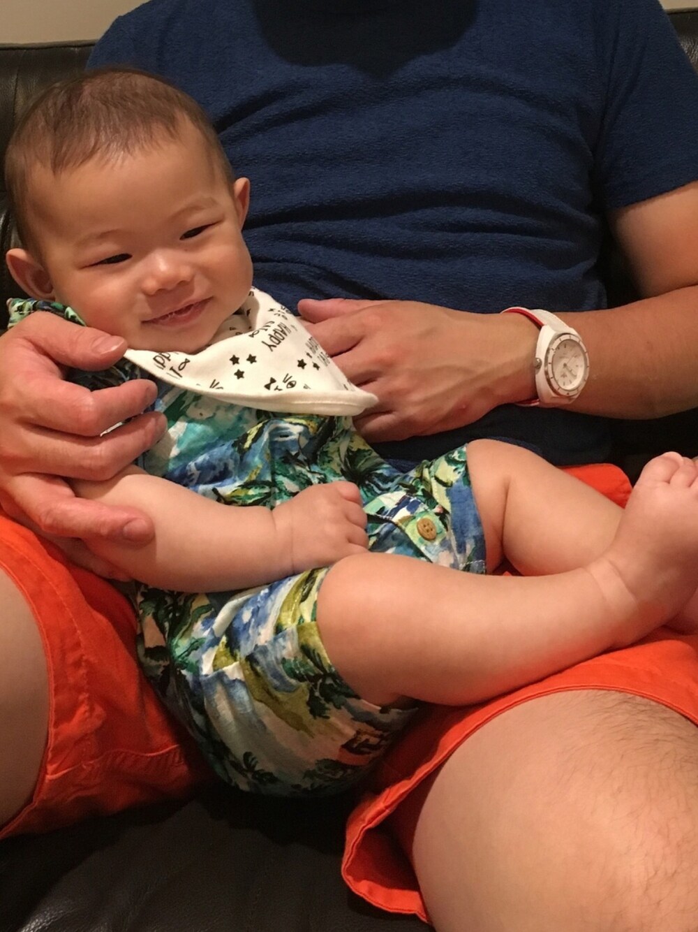 「男の子、赤ちゃん、キャップ、黒キャップ、夏コーデ、スヌーピー」｜「nextのアイテム（ロンパース、ブルー系）」を使った、りょーたんさん（キッズ・60cm）の夏コーディネートの1枚目の写真