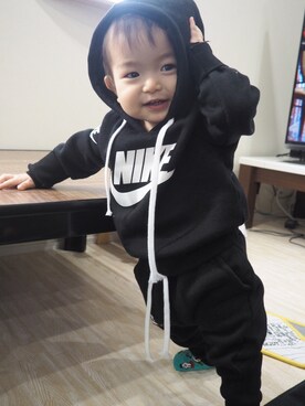 「韓国子供服のセットアップ（スウェット、ブラック系）」を使った、kenさん（キッズ・110cm）の冬コーディネート