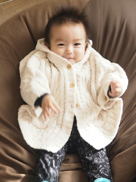 「gelato pique（ジェラートピケ）のアイテム（ポンチョ、ホワイト系）」を使った、kenさん（キッズ・110cm）の冬コーディネート