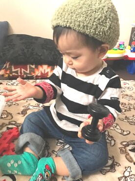 「petit main（プティマイン）のアイテム（トップス、ブラック系）」を使った、kenさん（キッズ・110cm）の冬コーディネート