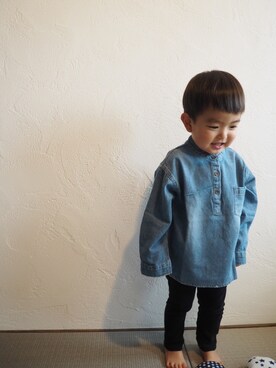 「韓国子供服のアイテム（シャツ/ブラウス、ブルー系）」を使った、kenさん（キッズ・110cm）の春コーディネート